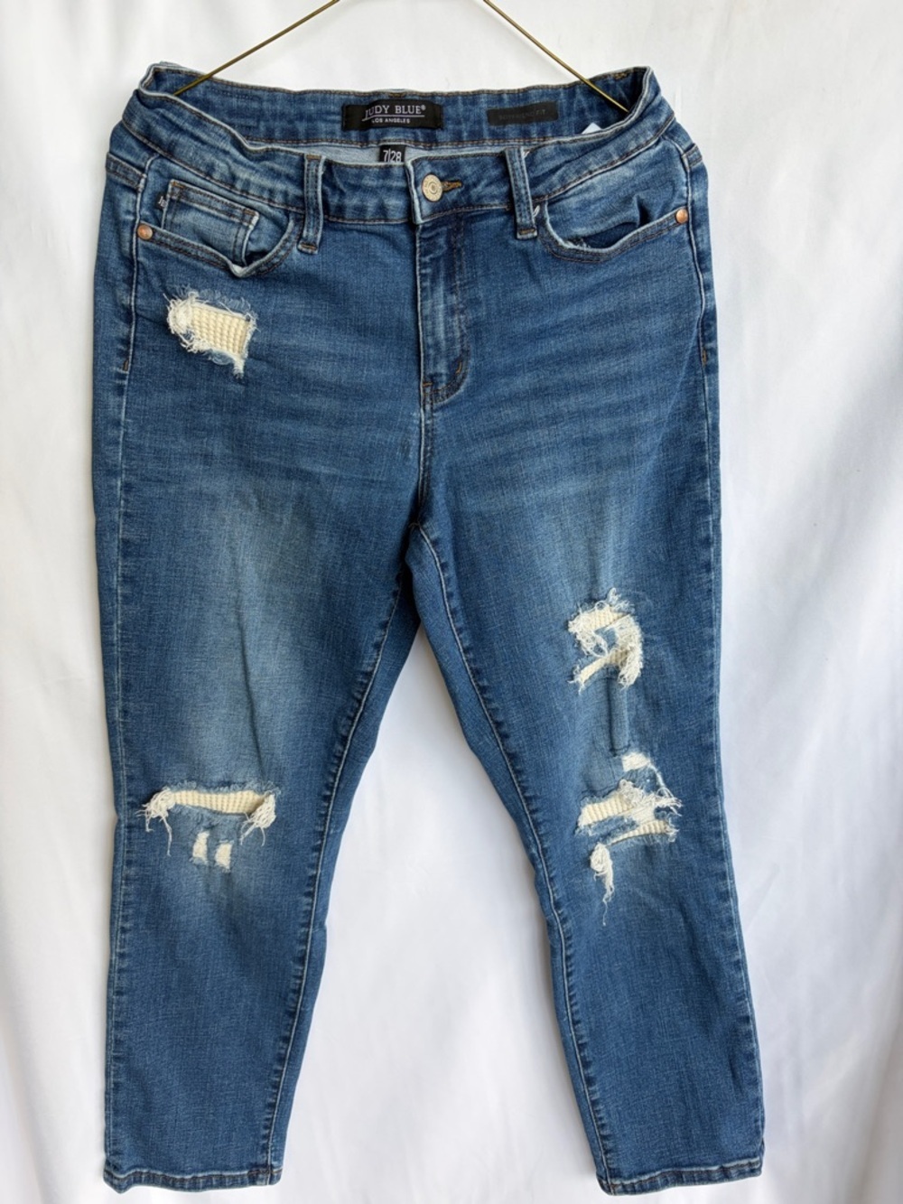 Judy Blue Distressed Boyfriend Fit Jeans, sz 7, 28” waist, 27” inseam, 10” rise